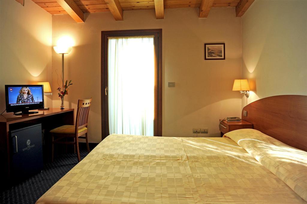 Hotel Vittoria San Giorgio di Nogaro Room photo
